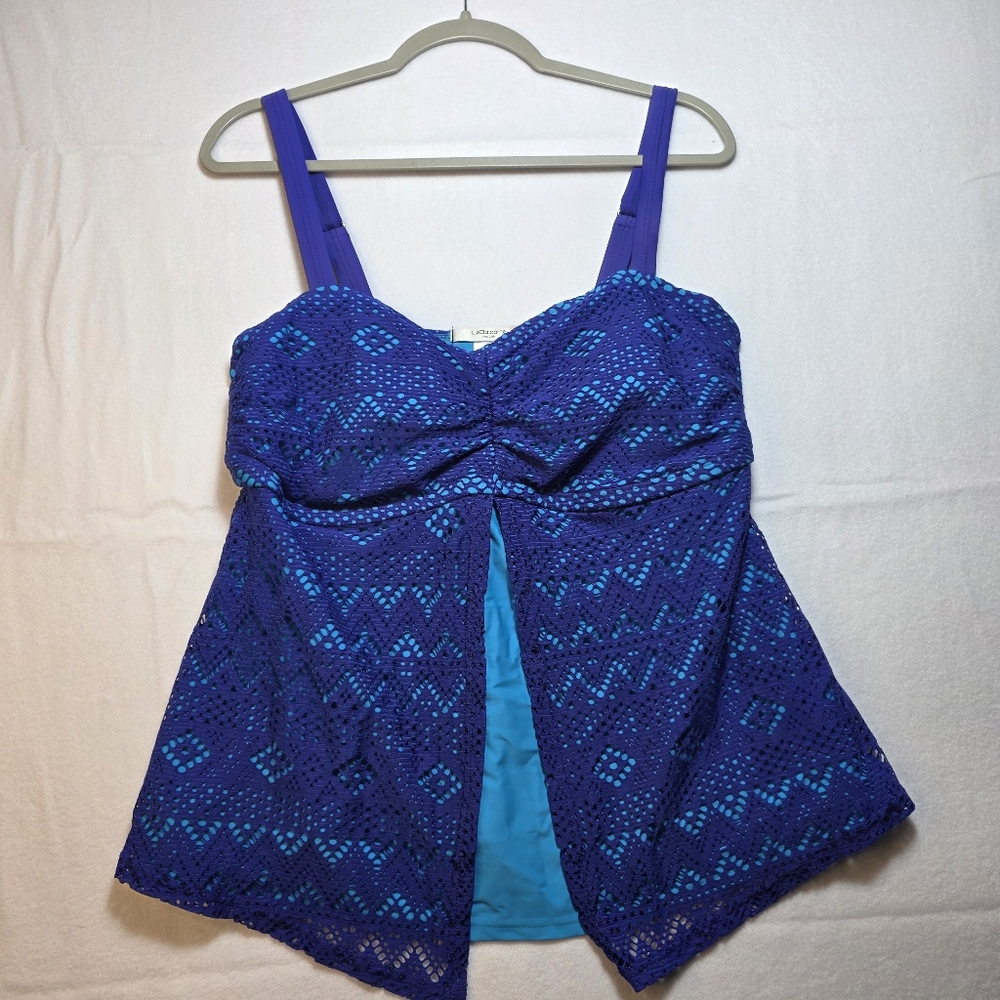 Liz Claiborne Blue And Turquoise Swim Top -â Size: 18W